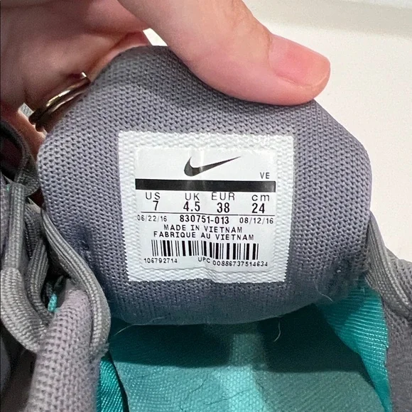 Nike Women's Athletic Shoes in Gray and Teal - Picture 4 of 6